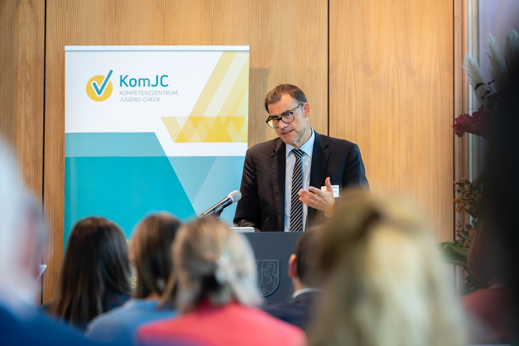 Ralph Edelhäußer am Rednerpult.