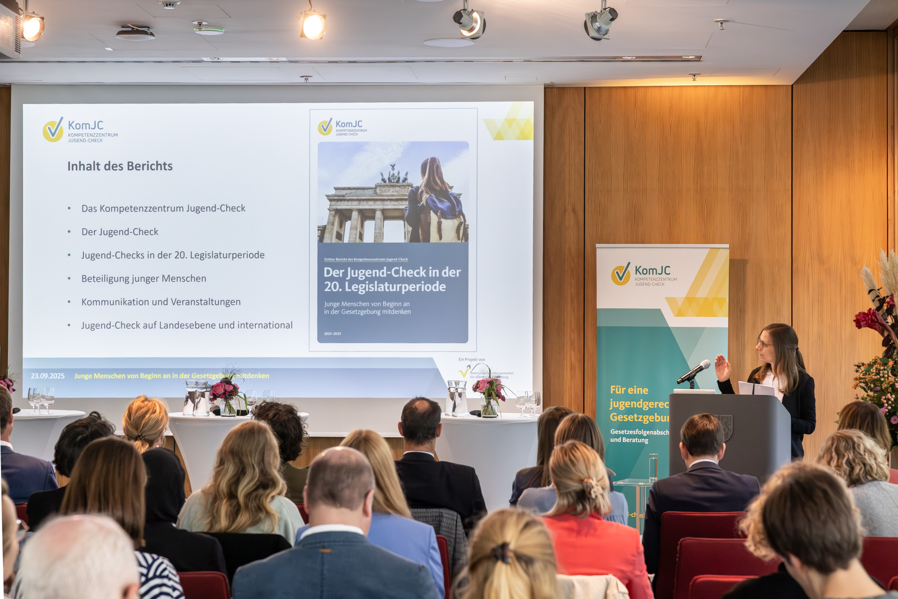 Nora Schneck am Rednerpult